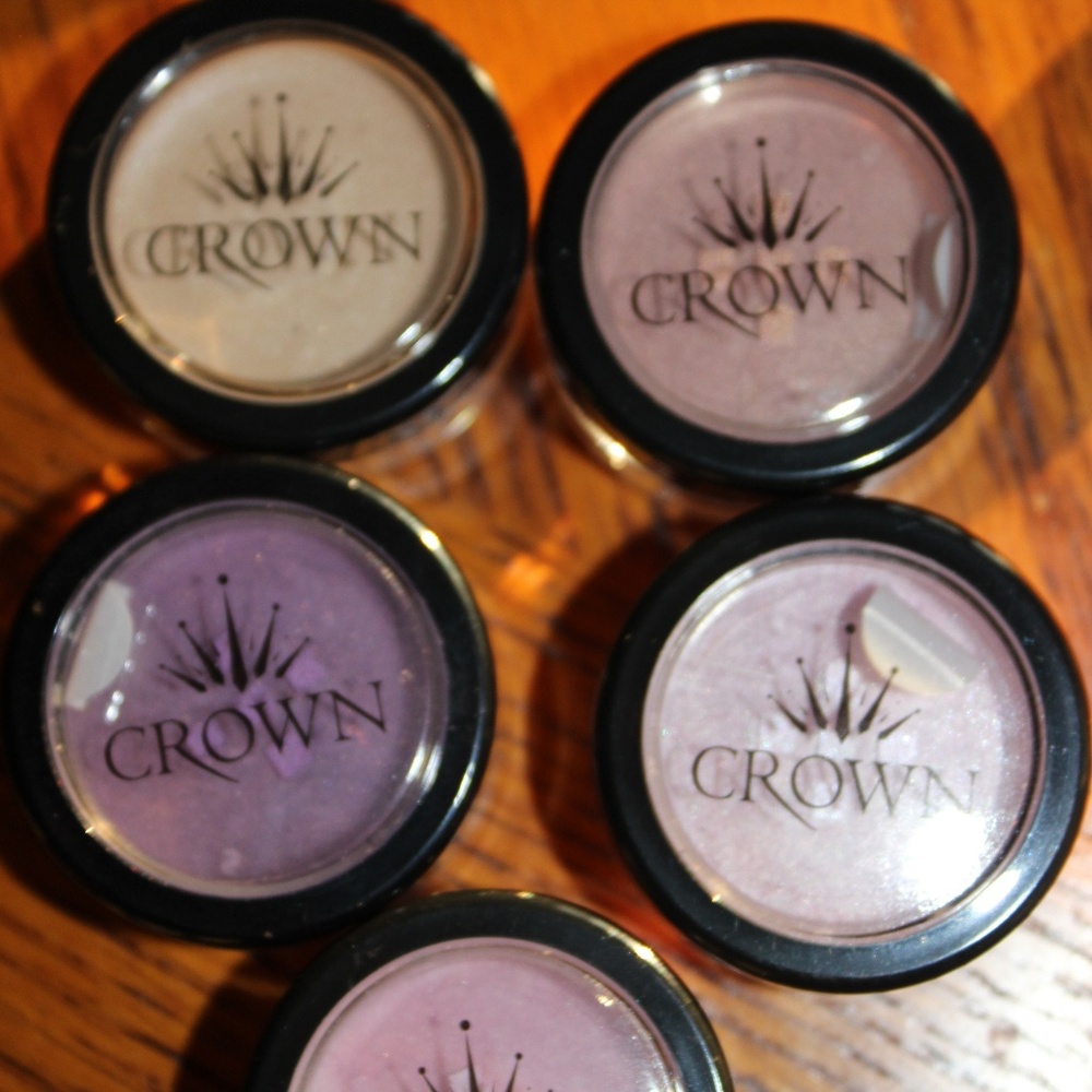 Crown Brush Step Into Spring Eyeshadow Set